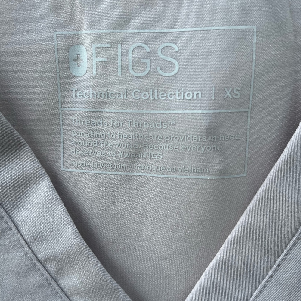 FIGS Women's - SCRUB SET Three-Pocket Scrub Top - XS  + Skinny Scrub Pants - M